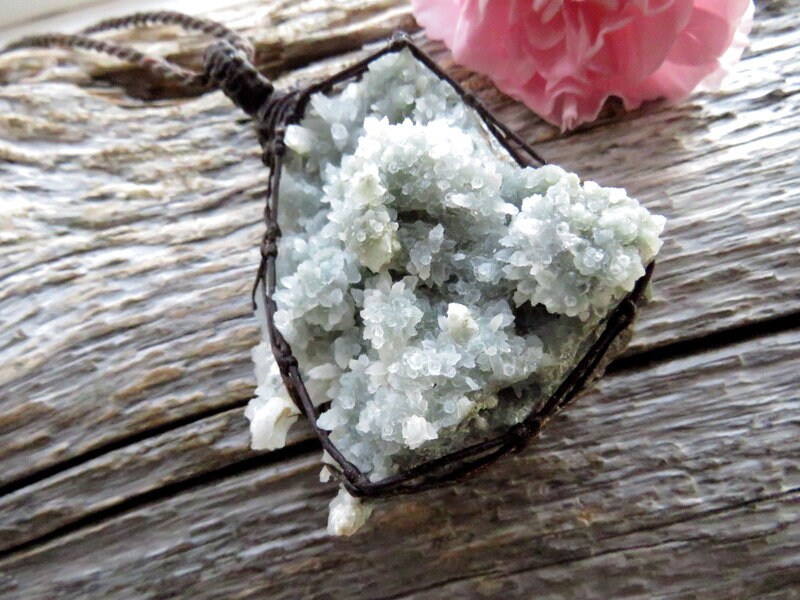 Super Cool Quartz Crystal Necklace, Quartz crystal pendant necklace, Metaphysical Healing stones, Free shipping, Earth Aura Creations
