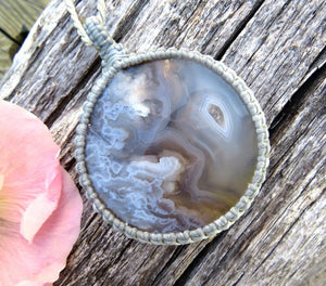 Gray Plume Agate macrame necklace, plume agate jewelry, agate jewelry, agate pendant necklace, round agate necklace, statement necklace