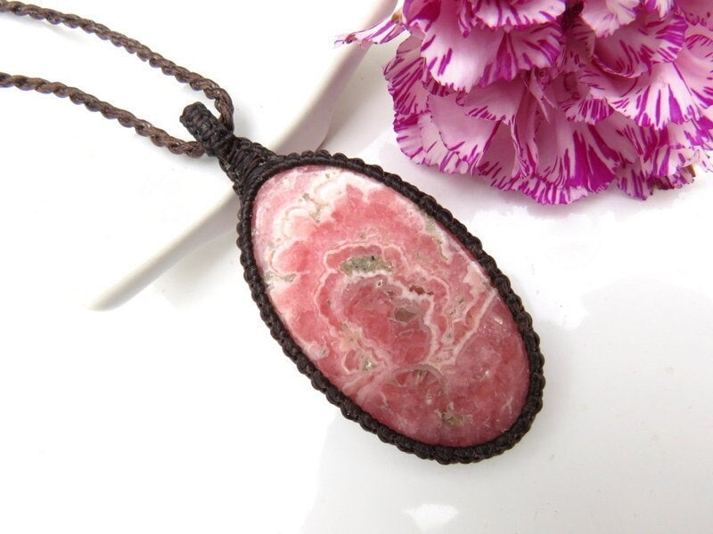 Rhodocrosite macrame necklace heart chakra gemstone pendant jewelry trends gift giving for therapists rhodocrosite crystal healing necklace