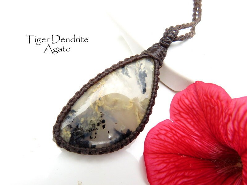 Tiger Dendrite Agate Necklace / Agate Necklace / Healing crystals / Metaphysical / macrame jewelry / macrame necklace / rare stone