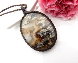 Mother's Day Gift ideas, Plume Agate macrame necklace, macrame jewelry, for the mom, gift ideas for the boho beauty, the crystal collector