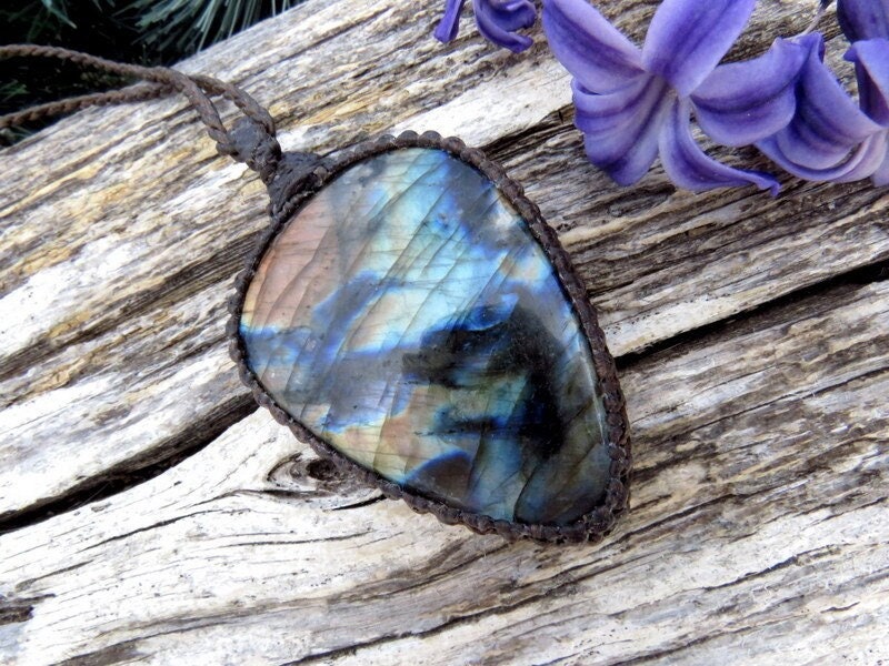 Gifts for the boho beauty, Labradorite necklace