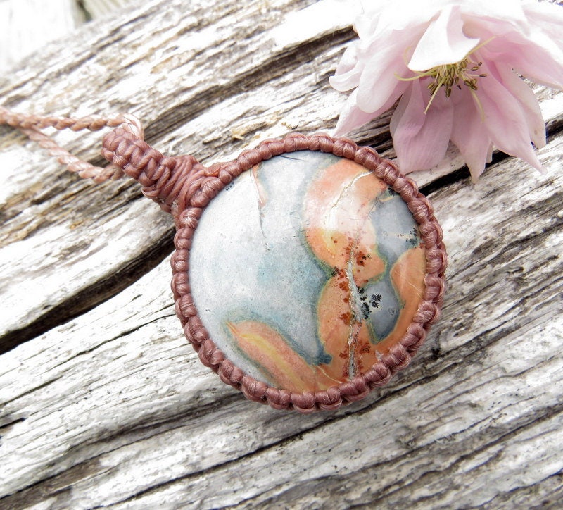 Maligano Jasper pendant necklace, macrame necklace