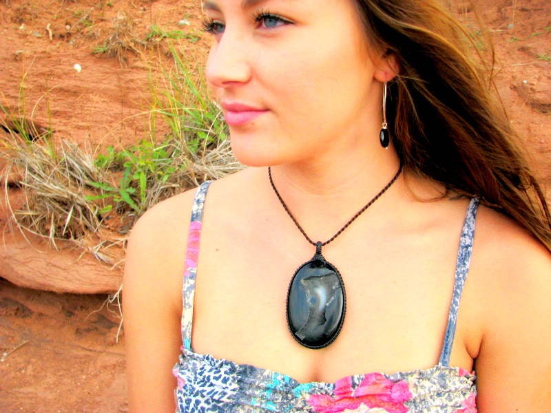 Gifts for her, Black Onyx Druzy macrame necklace
