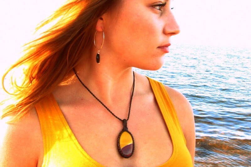 Mookaite gemstone necklace, mookaite benefits