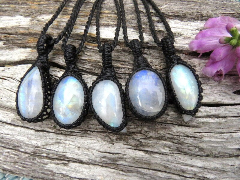 Rainbow Moonstone necklace / Moonstone Necklace