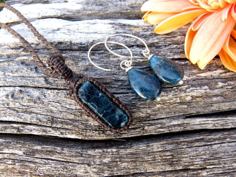 Apatite earring and necklace set, jewelry set