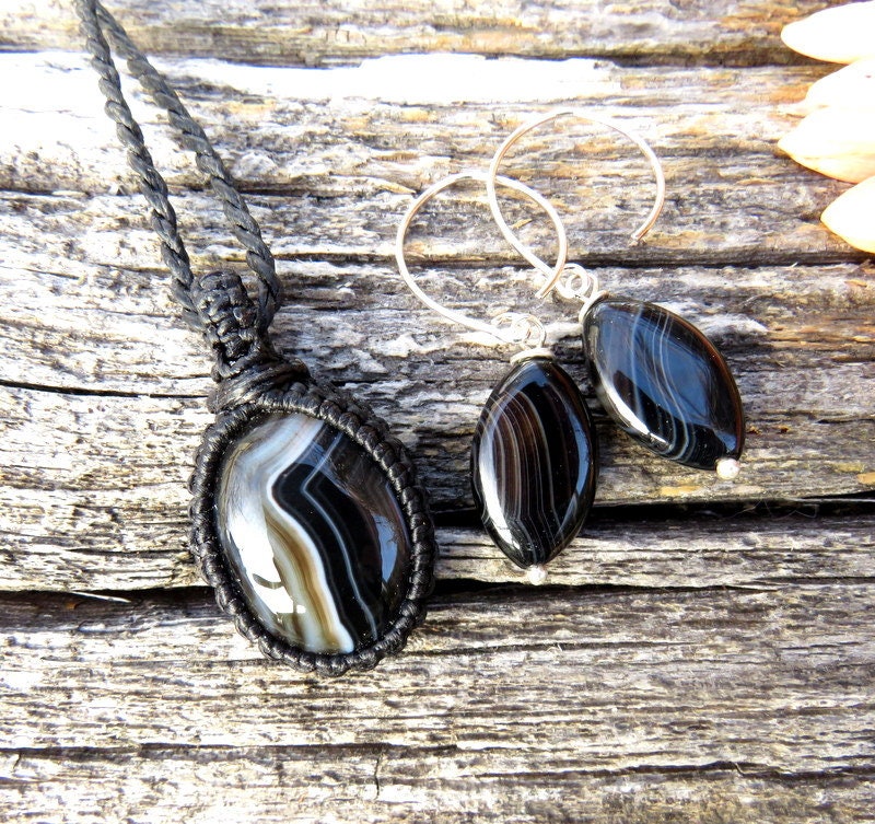 Valentines day gift, Sardonyx necklace and earring set / macrame necklace
