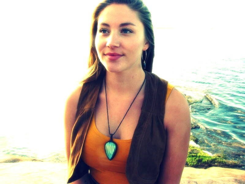 Gifts for the boho beauty, Labradorite necklace
