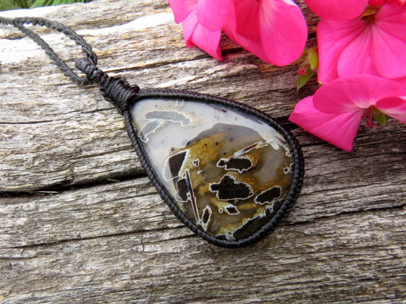 Agate macrame necklace, turkish agate