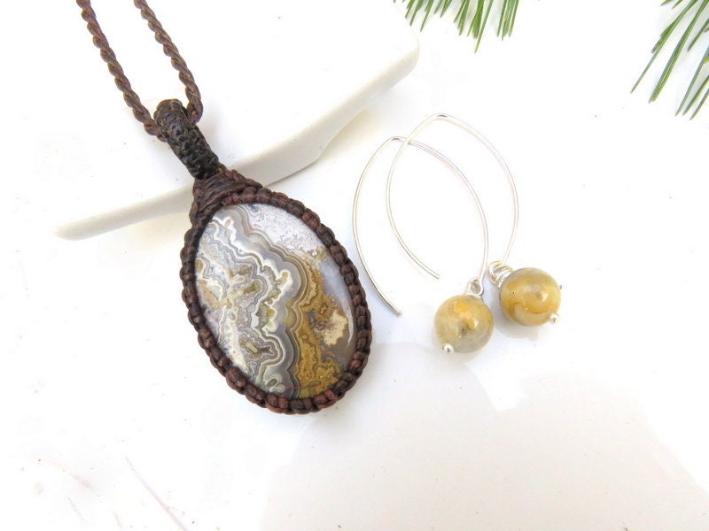 Crazy Lace Agate necklace and earring set, macrame necklace