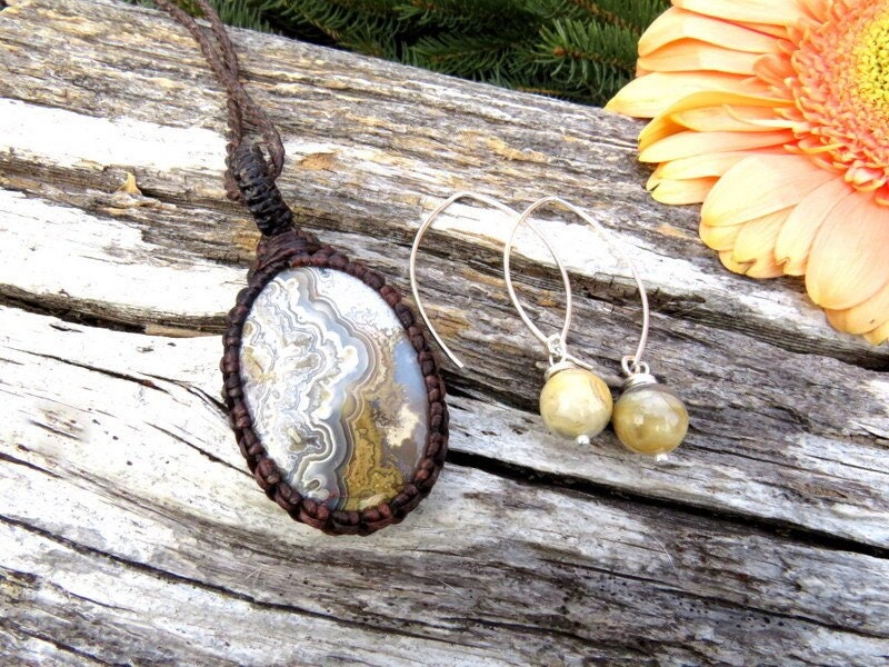 Crazy Lace Agate necklace and earring set, macrame necklace