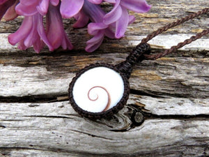 Shiva eye shell macrame necklace, Shiva necklace, Shiva eye jewelry, beach accessories, gift ideas for the beach bum, the coastal grandma