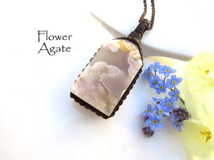 Flower Agate gemstone necklace, macrame necklace, gift ideas for the flower child, the girlfriend, handmade gifts, graduation gift ideas