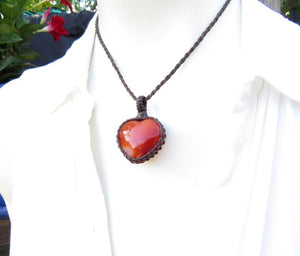 Carnelian crystal necklace, mom gift, carnelian heart, heart pendant, carnelian gemstone, macrame necklace, macrame jewelry