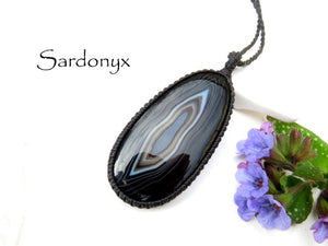 Christmas jewelry gift, Sardonyx gemstone necklace, leo gift ideas, leo birthday gemstone, macrame jewelry, sardonyx meaning