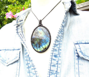 Statement Labradorite macrame necklace, gemstone necklace, everyday jewelry, gift ideas for her, for the flower child, the girlfriend