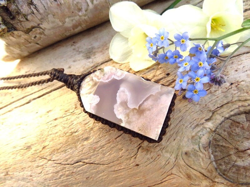 Flower Agate gemstone necklace, macrame necklace