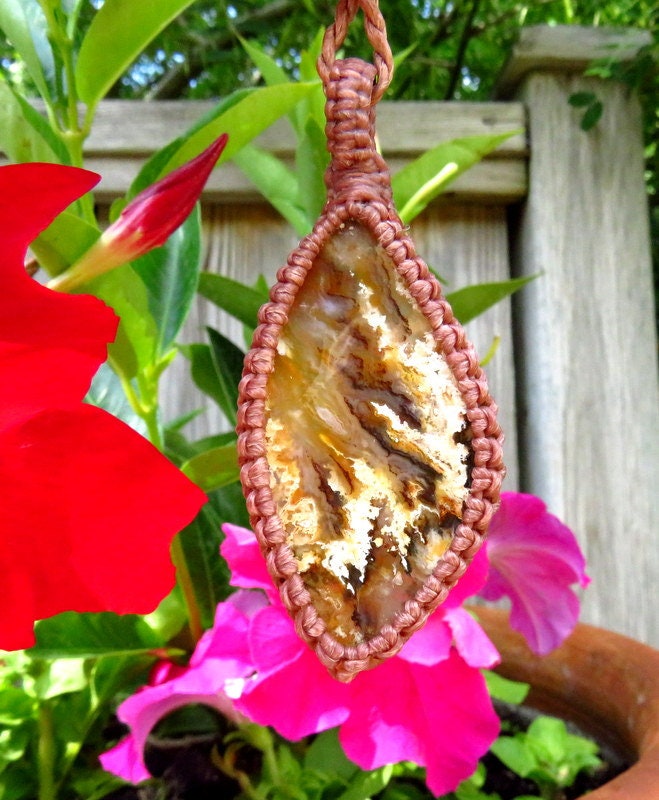 Rare Graveyard Plume Agate macrame necklace, Agate Necklace