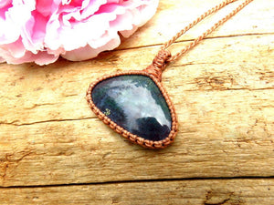 Moss Agate macrame necklace, gemstone gift ideas for her, statemeent necklace, gift ideas for the nature lover, the crystal collector