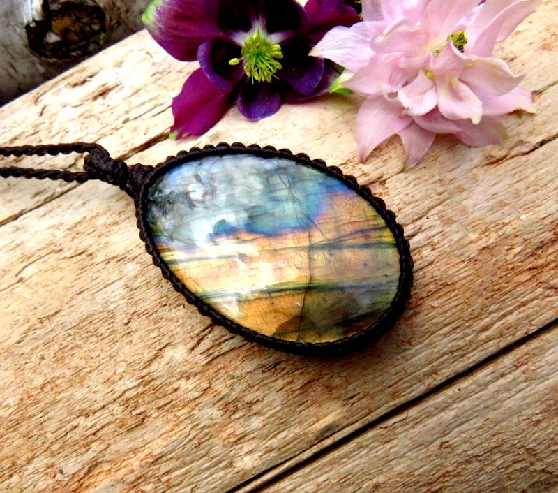 Rainbow Labradorite Boho Necklace, macrame necklace pendant