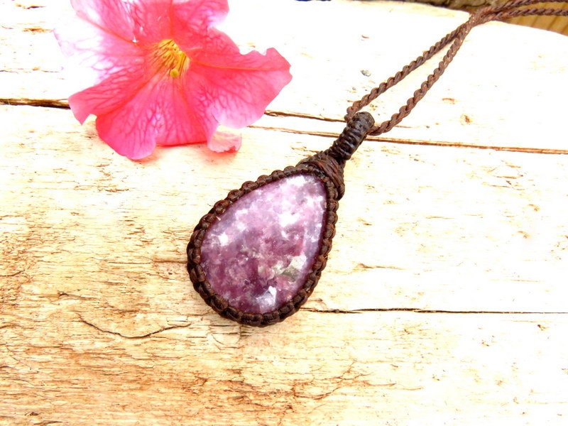 Lepidolite Necklace, Lepidolite pendant, Macrame jewelry, Mom Gift, everyday necklace, macrame necklace, gift for her, purple gemstone