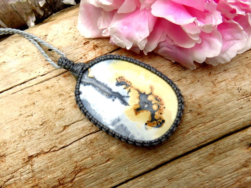 Maligano Jasper gemstone necklace, macrame necklace