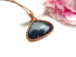 Moss Agate macrame necklace, gemstone gift ideas for her, statemeent necklace, gift ideas for the nature lover, the crystal collector