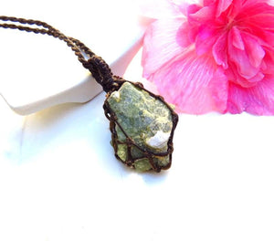 Friendship and Connection Crystal necklace / Peridot Necklace / Raw Peridot pendant / stone necklace / Healing gemstones / free shipping