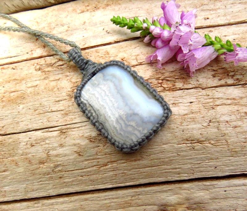 Gray Agate macrame necklace, christmas jewelry gift ideas, banded agate, gift for mom, gift for her, meaningful gift, hypoallergenic jewelry