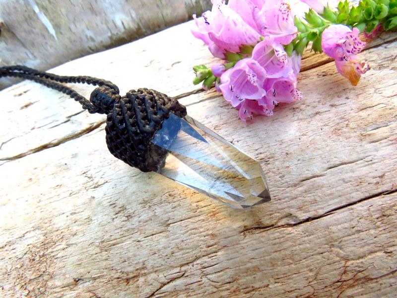 Crystal necklace, Macrame necklace, Quartz Necklace, Crystal Point Necklace, Faceted Quartz, gifts for her, gifts for him, spiritual jewelry