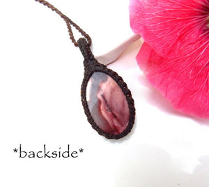 Mookaite gemstone necklace, mookaite benefits, mookaite for sale, mookaite healing properties, mookite jewelry, mookaite pendant, macrame