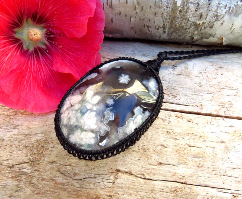 Black Flower Agate macrame necklace, statement jewelry, statement necklace, unique gift ideas, christmas gift ideas for her, snowflake agate