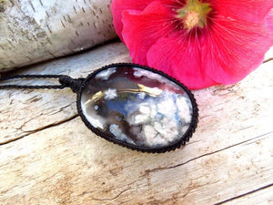 Black Flower Agate macrame necklace, statement jewelry, statement necklace, unique gift ideas, christmas gift ideas for her, snowflake agate