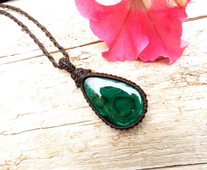 Malachite macrame store pendant / Heart Chakra necklace