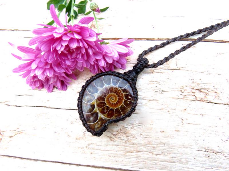 Christmas gift ideas, Ammonite macrame necklace, ammonite necklace, ammonite pendant, fossil necklace, macrame jewelry, gemstone