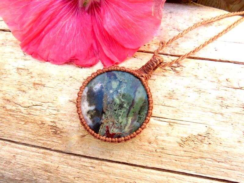 Plume Agate macrame necklace, nature inspired jewelry, gemstone necklace, gift ideas for the nature lover, gift ideas for the mom