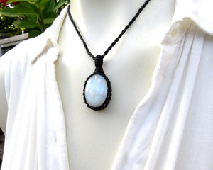 Rainbow moonstone necklace, moonstone jewelry, christmas gift ideas, gift ideas for the boho beauty, macrame moonstone, blue moonstone