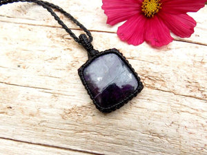 Sugilite gemstone necklace, Sugilite meaning, healing gemstones, gift ideas for her, christmas gift ideas, jewelry gifts for her