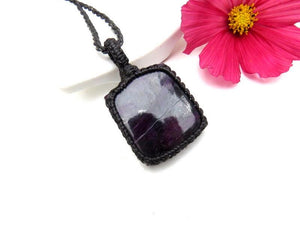 Sugilite gemstone necklace, Sugilite meaning, healing gemstones, gift ideas for her, christmas gift ideas, jewelry gifts for her