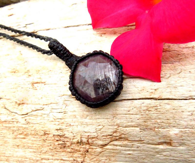 Facted Ruby macrame necklace, chatoyant Ruby gemstone, gift ideas for Leo, zodiac Cancer gifts, july gift ideas, july birthstone jewelry