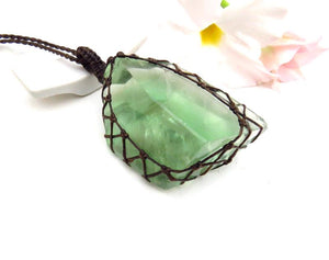 Freeform Green Fluorite crystal necklace, Fluorite pendant, macrame necklace, gift ideas for the supernaturalist, the crystal lover