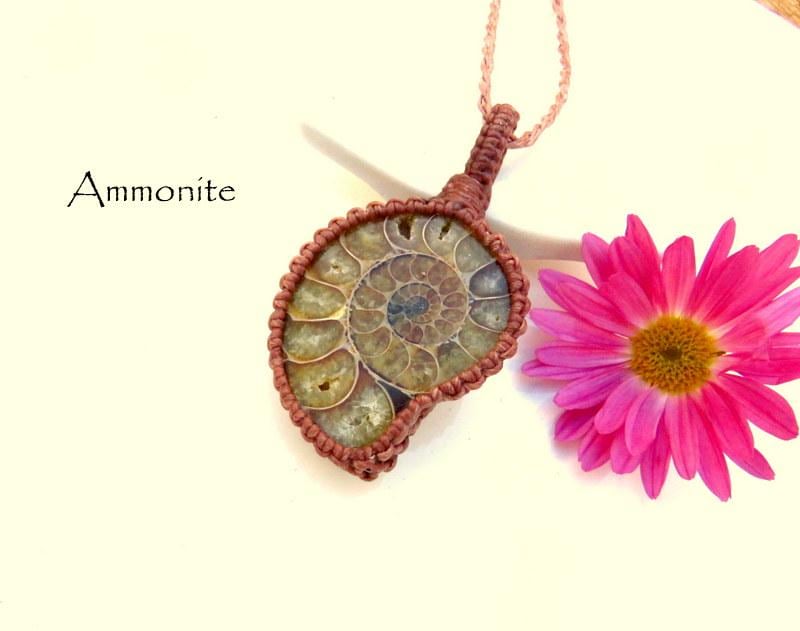 Christmas gift ideas, Ammonite macrame necklace, ammonite necklace, ammonite pendant, fossil necklace, macrame jewelry, gemstone