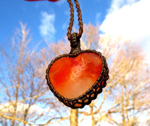 Carnelian crystal necklace, mom gift, carnelian heart, heart pendant, carnelian gemstone, macrame necklace, macrame jewelry