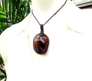 Sardonyx macrame necklace, macrame jewelry, sardonyx pendant, sardonyx jewelry, meaningful gifts, for her, valentines day gift ideas