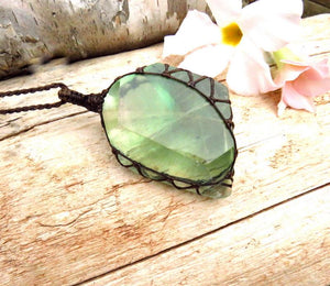 Freeform Green Fluorite crystal necklace, Fluorite pendant, macrame necklace, gift ideas for the supernaturalist, the crystal lover