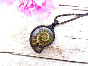 Valentines Day gift ideas, Ammonite macrame necklace, gift for her, gift for him, ammonite necklace, fossil necklace, macrame jewelry