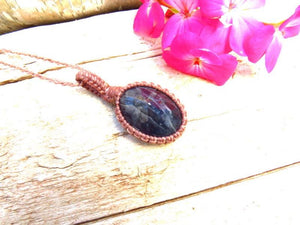 Faceted Iolite Sunstone macrame necklace, flashy blue sunstone, purple sunstone, gemstone necklace, gift ideas for the rock collector