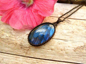 Valentines Day gift ideas, for her, Labradorite macrame necklace, crystal jewelry, gift ideas for the boho beauty, Macrame necklace