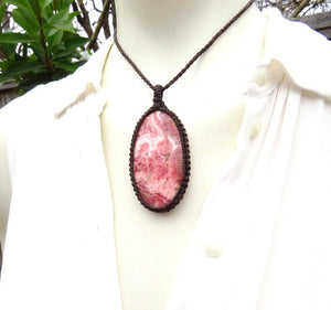 Rhodocrosite macrame necklace, heart chakra, gemstone pendant, jewelry trends, gift ideas for therapists, pink gemstone, gifts for her